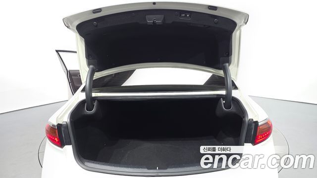 Kia K7 2019 — photo 25