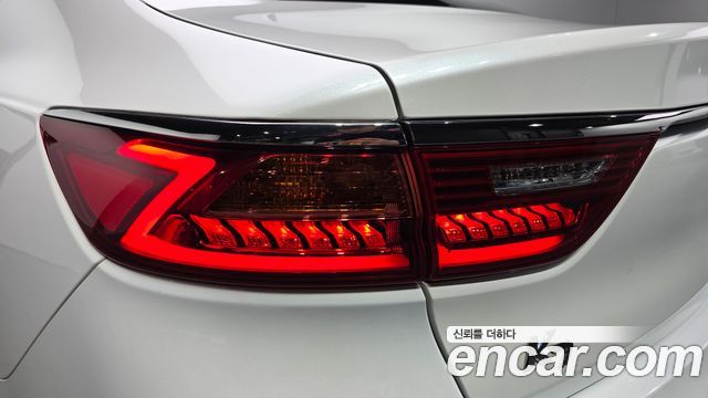 Kia K7 2019 — photo 9