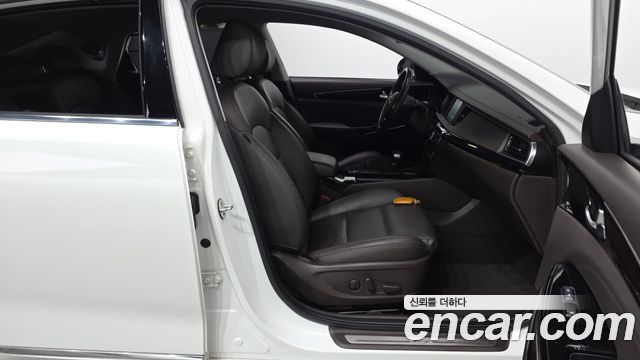 Kia K7 2019 — photo 16