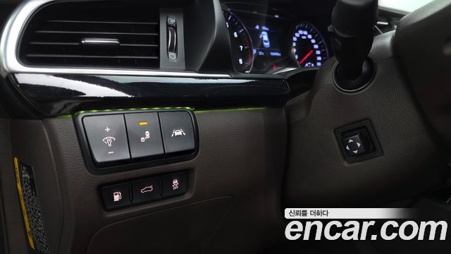 Kia K7 2019 — photo 27