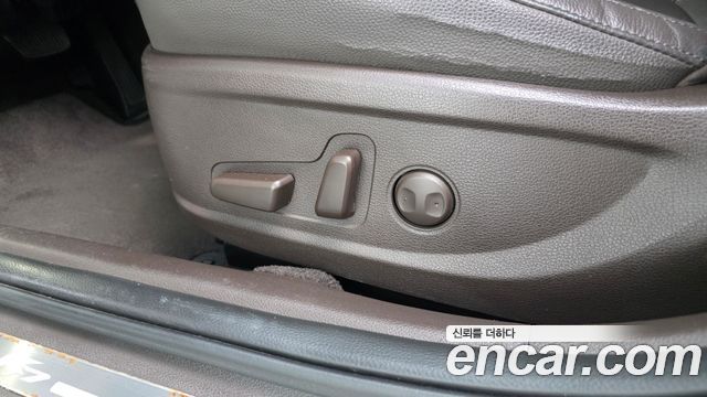 Kia K7 2019 — photo 31