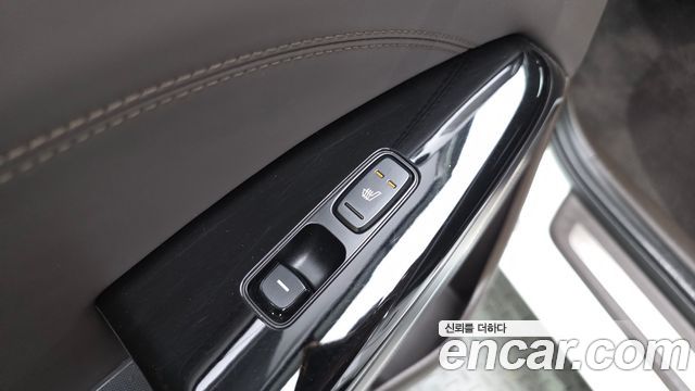 Kia K7 2019 — photo 33