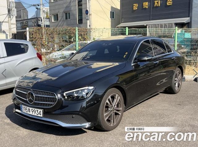 Mercedes-Benz E-Class 2023 — photo 3