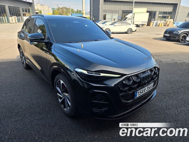 Audi Q5 2025 — photo 1