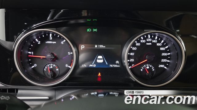 Kia Canival 2023 — photo 11