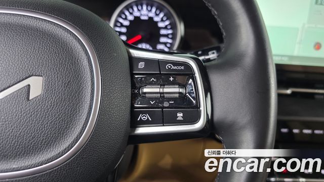 Kia Canival 2023 — photo 21
