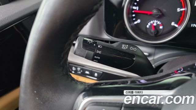 Kia Canival 2023 — photo 24