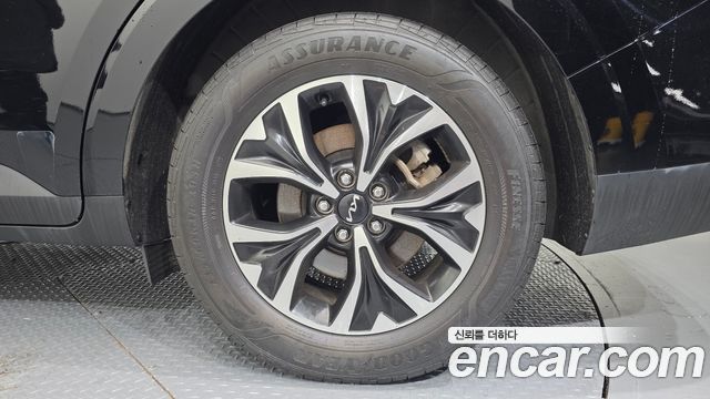 Kia Canival 2023 — photo 7