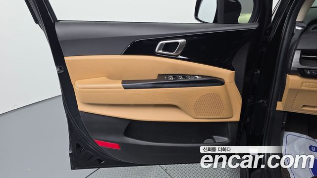 Kia Canival 2023 — photo 15