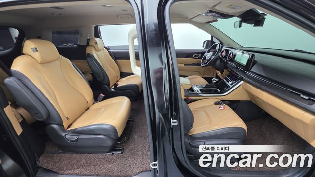 Kia Canival 2023 — photo 16