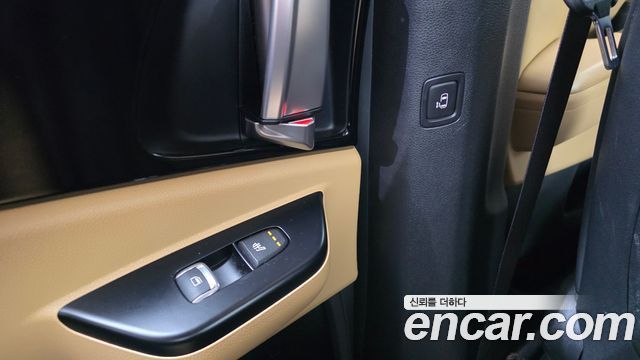 Kia Canival 2023 — photo 28