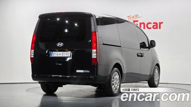 Hyundai Staria 2025 — photo 2