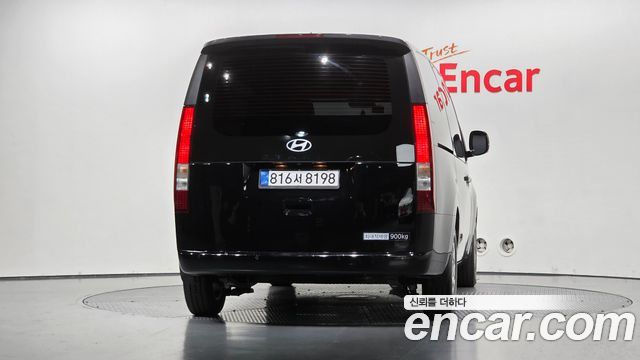 Hyundai Staria 2025 — photo 4