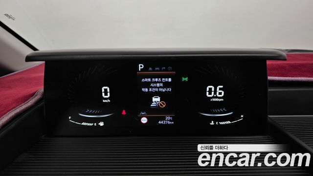Hyundai Staria 2025 — photo 11