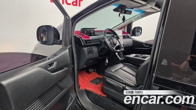 Hyundai Staria 2025 — photo 13