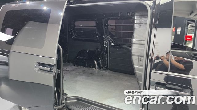 Hyundai Staria 2025 — photo 18