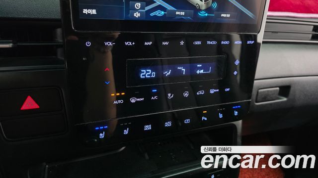 Hyundai Staria 2025 — photo 23