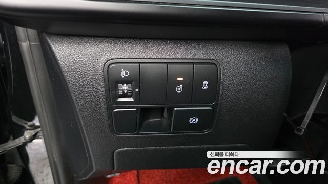 Hyundai Staria 2025 — photo 24