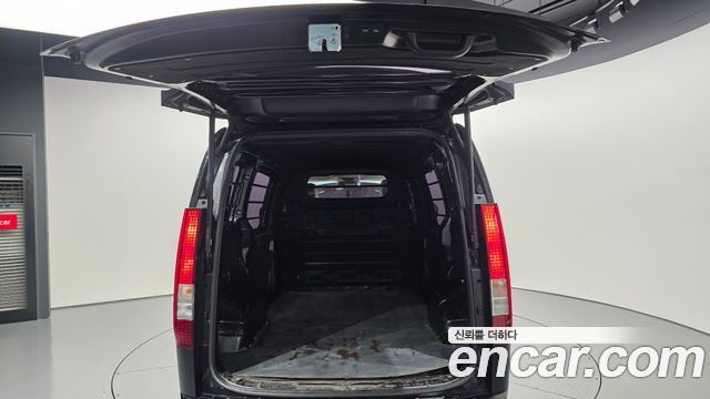 Hyundai Staria 2025 — photo 26
