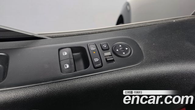 Hyundai Staria 2025 — photo 29