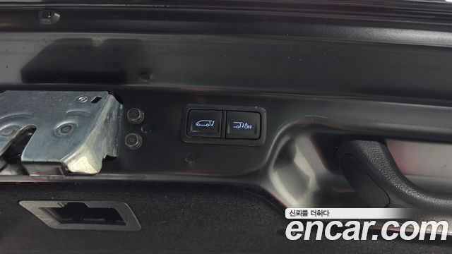 Hyundai Staria 2025 — photo 32