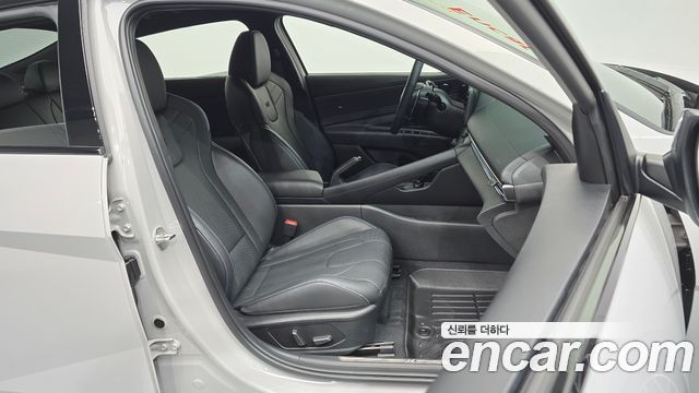 Hyundai AVANTE 2023 — photo 16