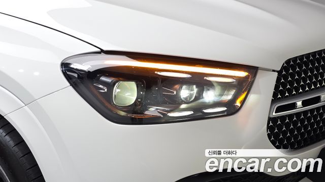 Mercedes-Benz GLE-Class 2026 — photo 8