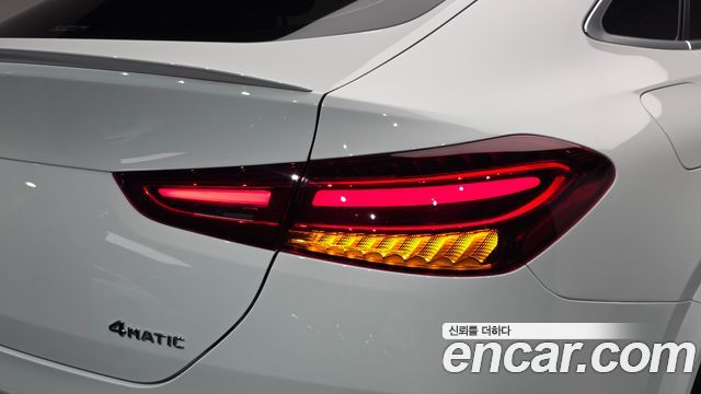 Mercedes-Benz GLE-Class 2026 — photo 9