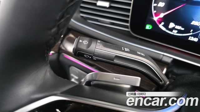 Mercedes-Benz GLE-Class 2026 — photo 35