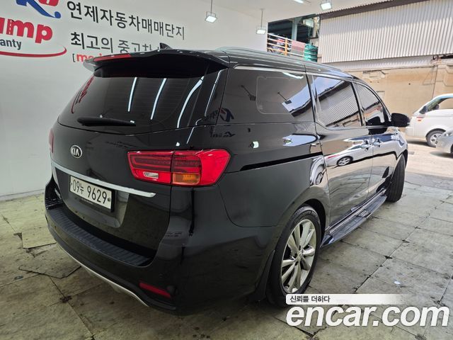 Kia Canival 2019 — photo 2