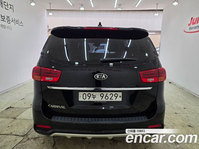 Kia Canival 2019 — photo 4
