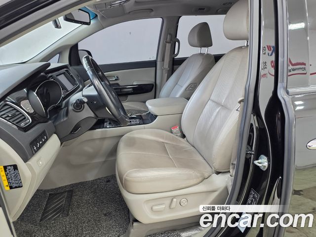 Kia Canival 2019 — photo 7