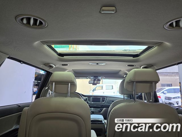 Kia Canival 2019 — photo 11