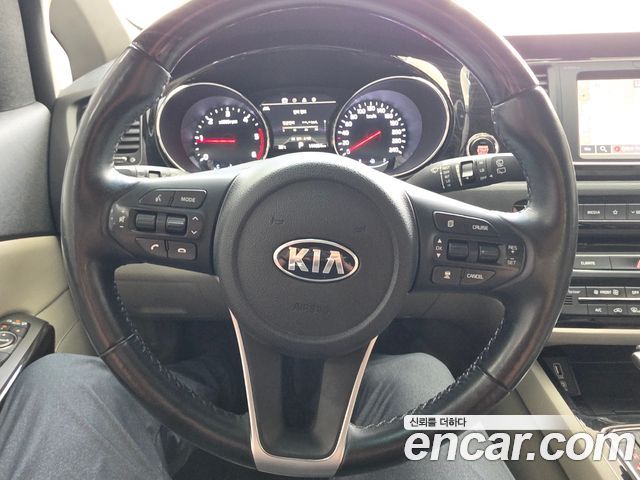 Kia Canival 2019 — photo 13