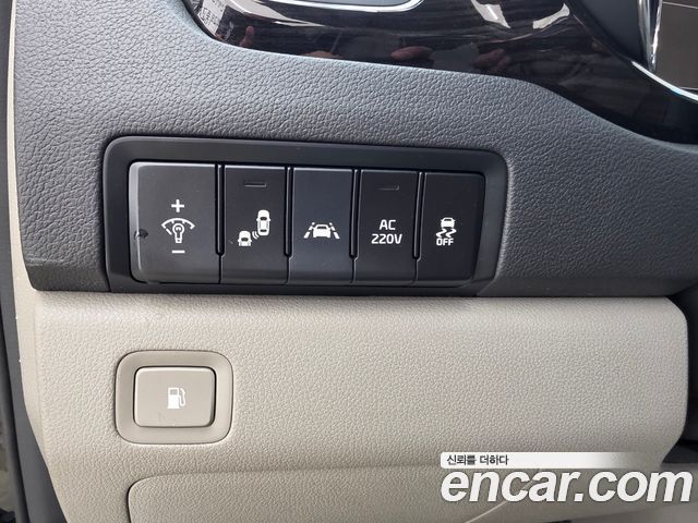 Kia Canival 2019 — photo 16