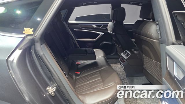 Audi A7 2020 — photo 18