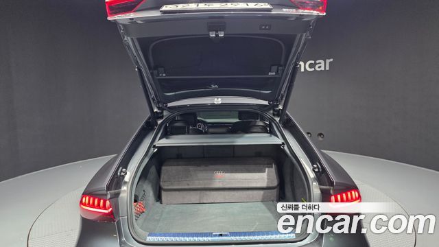 Audi A7 2020 — photo 26