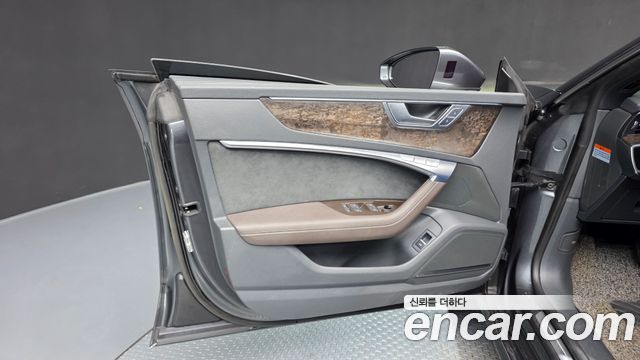Audi A7 2020 — photo 14