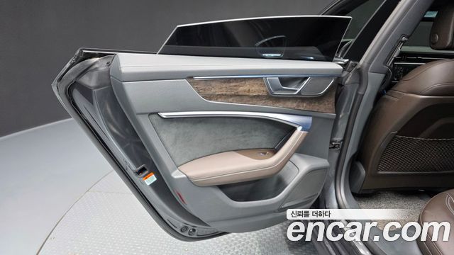 Audi A7 2020 — photo 15
