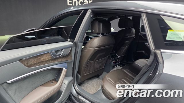 Audi A7 2020 — photo 16