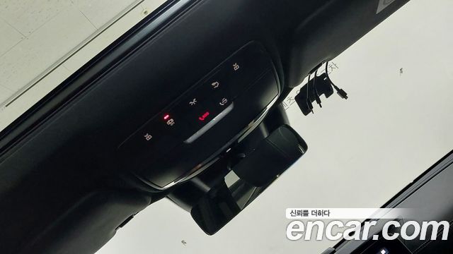 Mercedes-Benz E-Class 2022 — photo 17