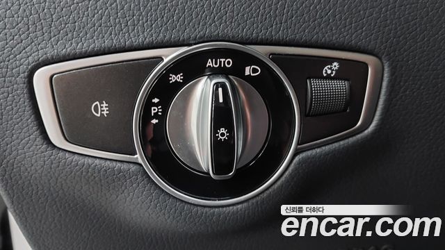 Mercedes-Benz E-Class 2022 — photo 19