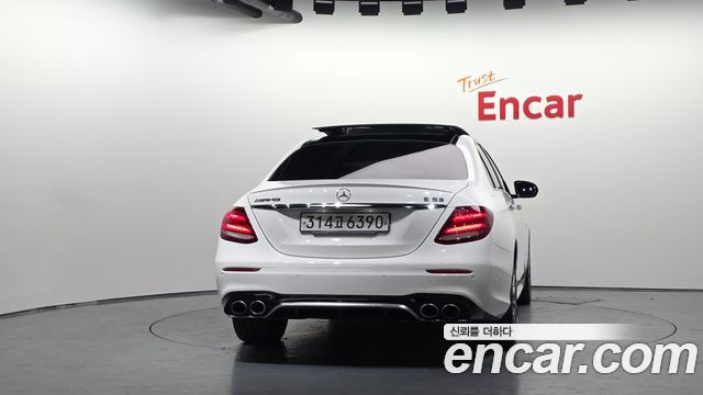 Mercedes-Benz E-Class 2019 — photo 4