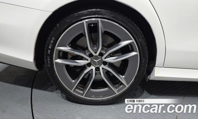 Mercedes-Benz E-Class 2019 — photo 5