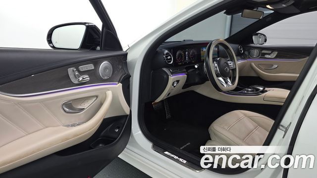 Mercedes-Benz E-Class 2019 — photo 13