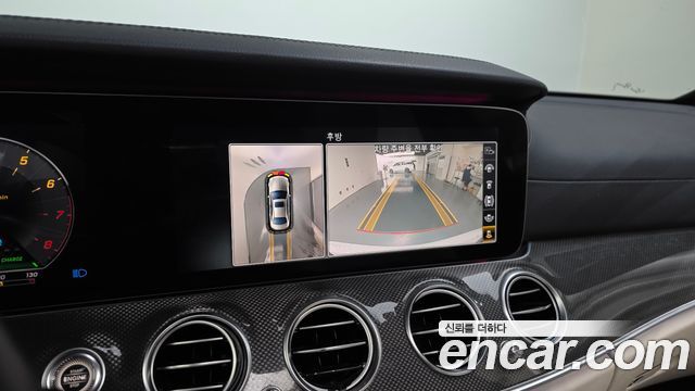 Mercedes-Benz E-Class 2019 — photo 20