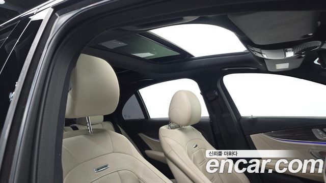 Mercedes-Benz E-Class 2019 — photo 23