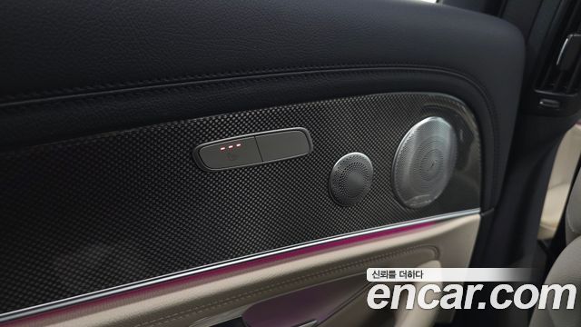 Mercedes-Benz E-Class 2019 — photo 25