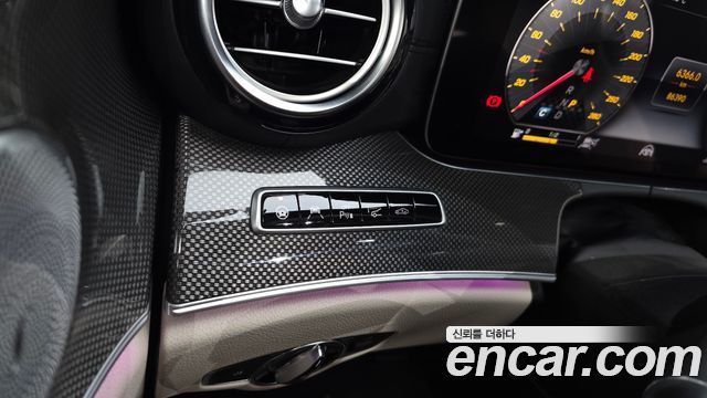 Mercedes-Benz E-Class 2019 — photo 27