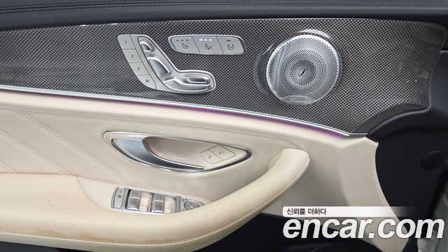 Mercedes-Benz E-Class 2019 — photo 32